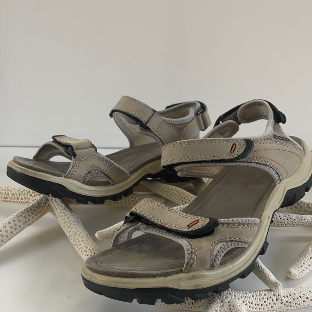 Ecco sandal Size 41 , Color tan